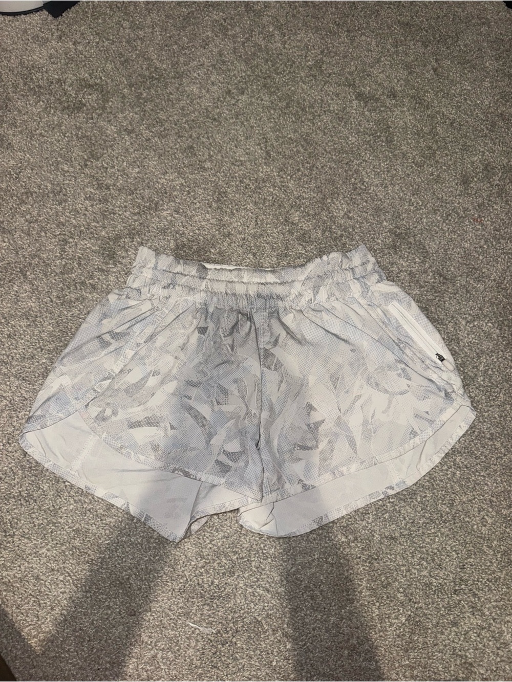 Lululemon Track That Shorts 3" size 6 tropical shadow starlight multi